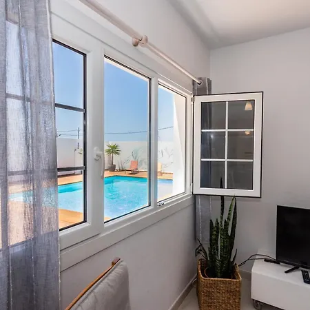 Dulce Celestino Lanzarote Βίλα Nazaret