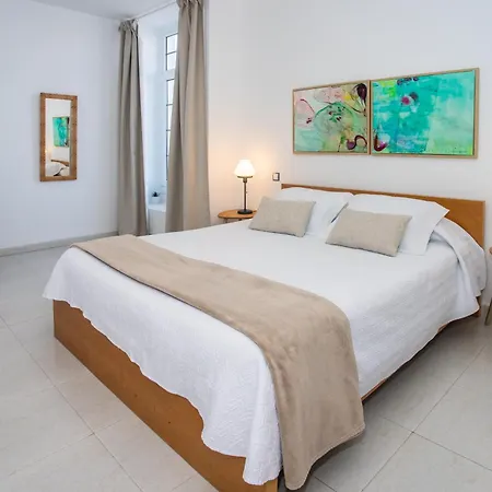 Dulce Celestino Lanzarote * Nazaret