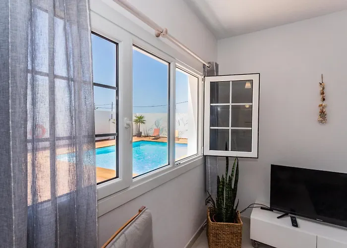 Dulce Celestino Lanzarote Villa Nazaret