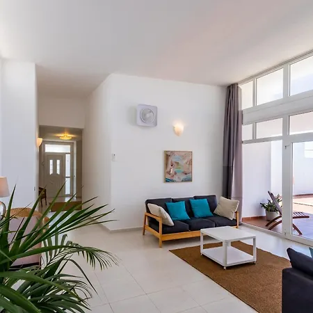 Dulce Celestino Lanzarote Villa